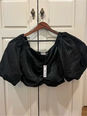 Day + Moon Black Puff-Sleeve Cropped Blouse